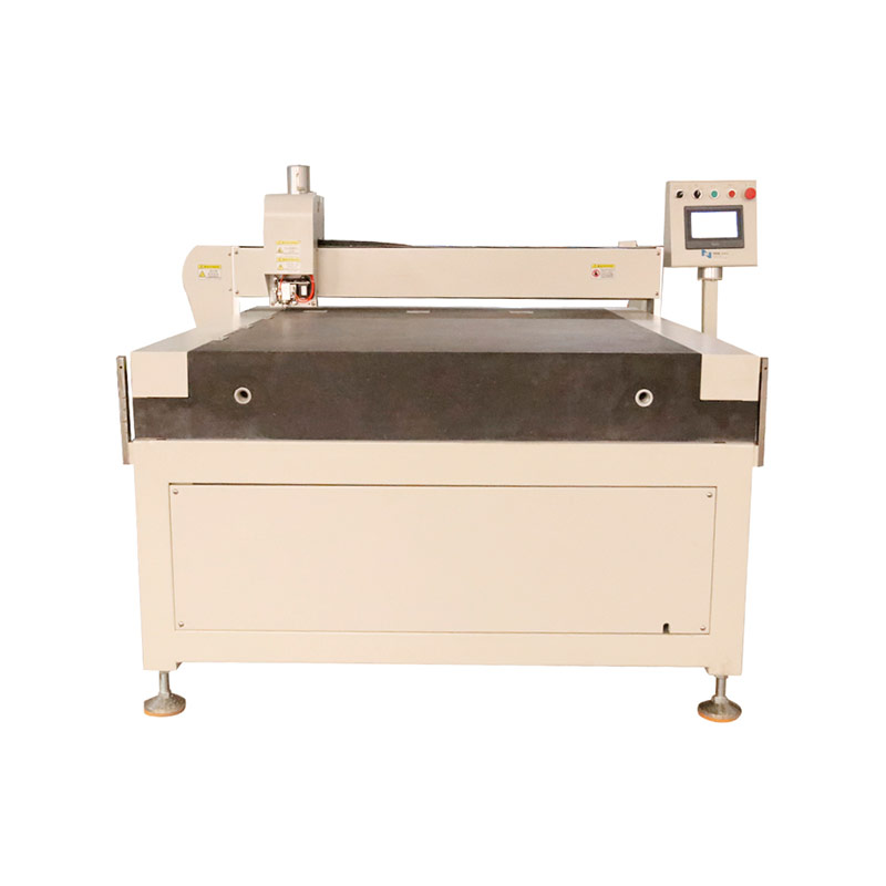 如何選擇適合的超薄直線玻璃切割機型號？